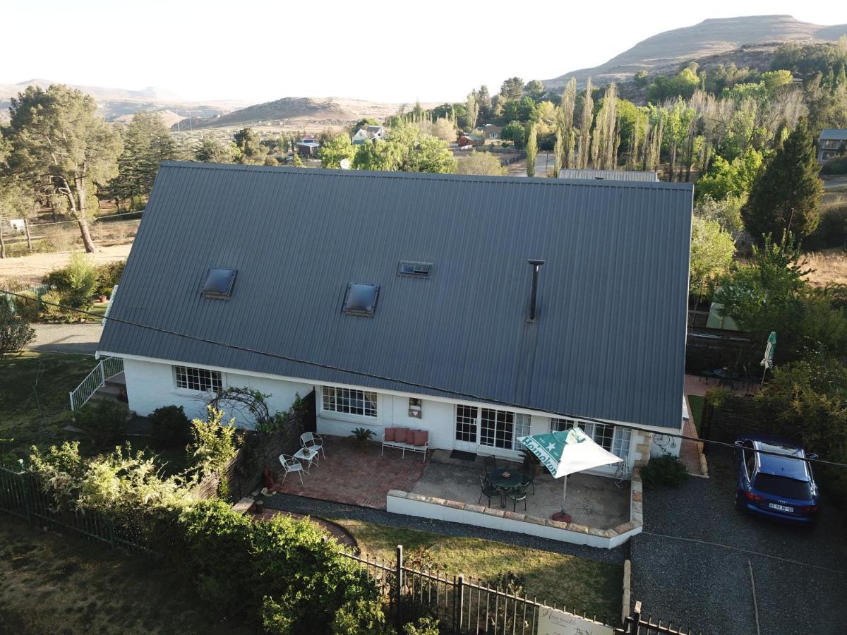 Honeysuckle Clarens Hotel Exterior photo